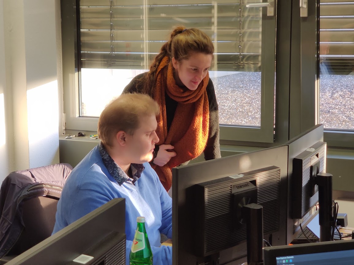 Zwei der Alpha-Team-Mitglieder beim Pair-Programming